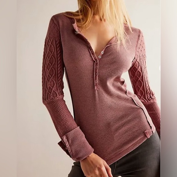 #214 NWT Free People Twisted Cable Cuff in Blush Tint - Picture 1 of 4